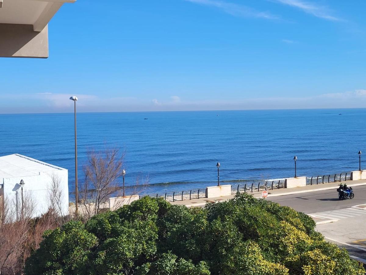 Casa Al Mare Hotell Bari Exteriör bild